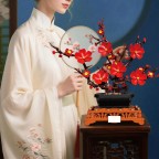 Plum blossom bonsai flower model bricks