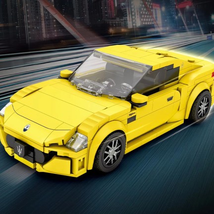 Yellow trident-shaped supercar building blocks